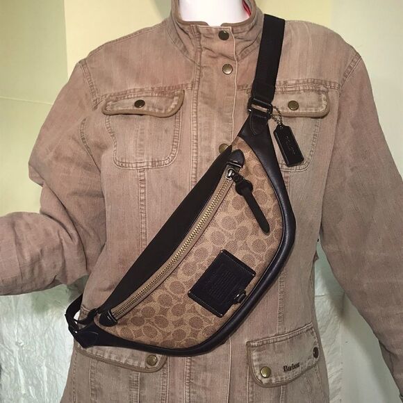 Authentic COACH Rivington Signature Belt Bag - Picture 5 of 15